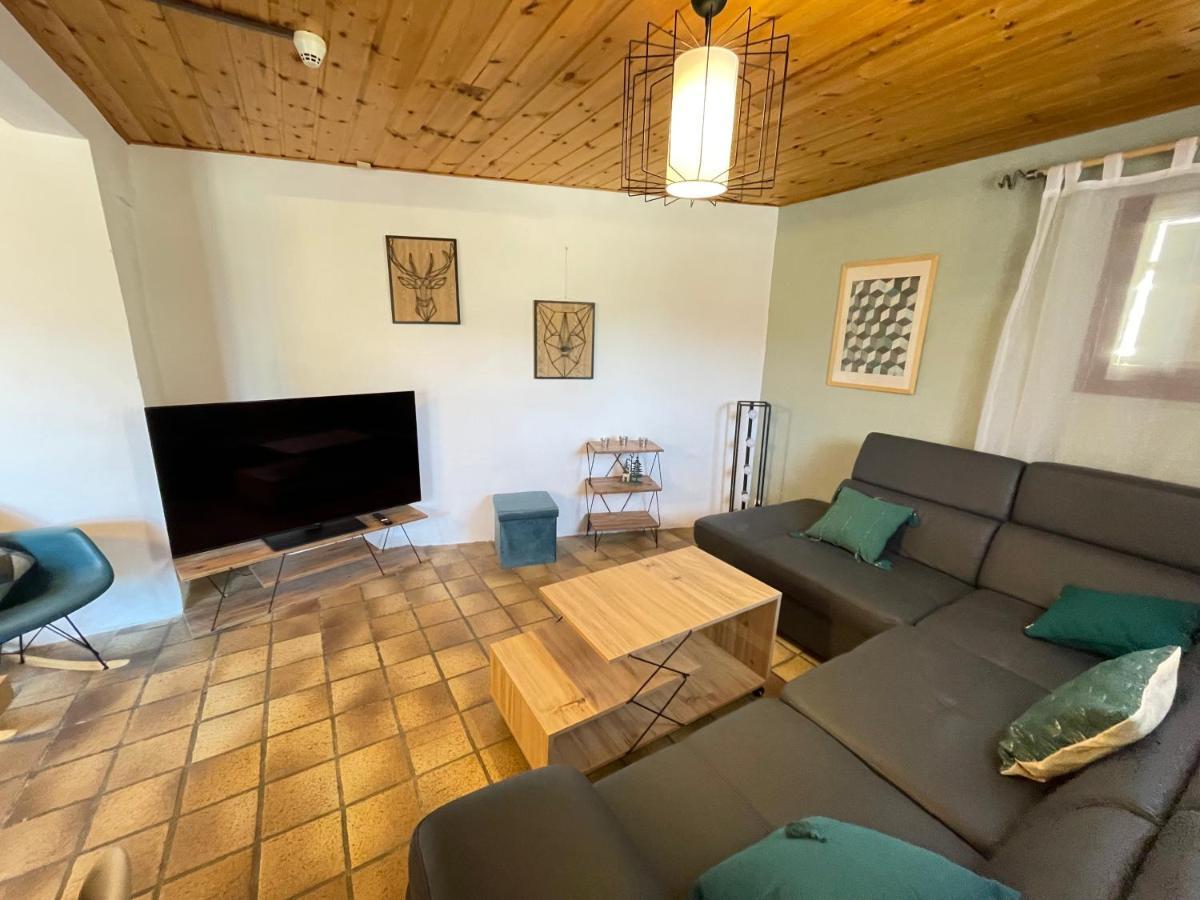 - La Mouree Holiday home *