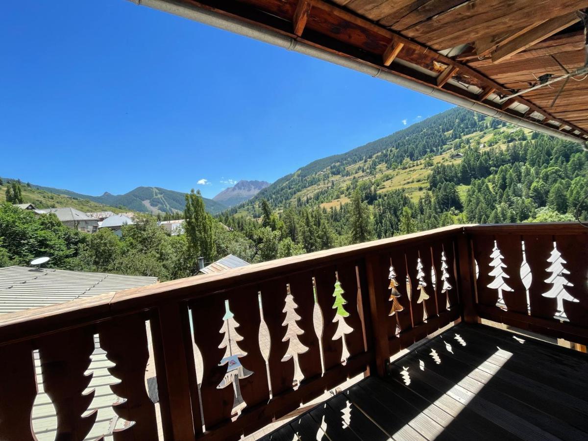 - La Mouree Holiday home *